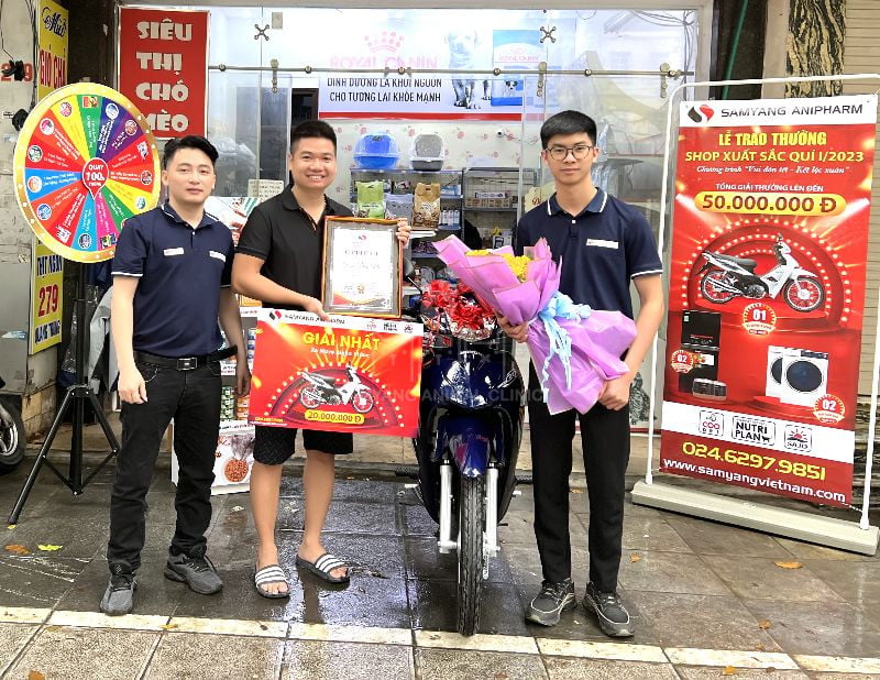 Giải nhất là chiếc xe máy wave anlpha 110 phiên bản 2023 thuộc về Dâu Dâu Petshop